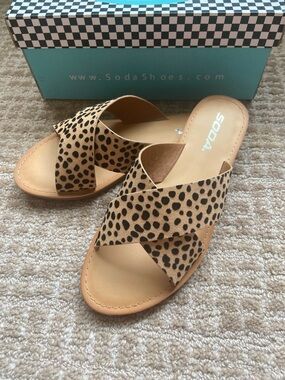 Women’s Soda Leopard Print Crisscross Slide Sandals‎ - Tan/Black Size 7